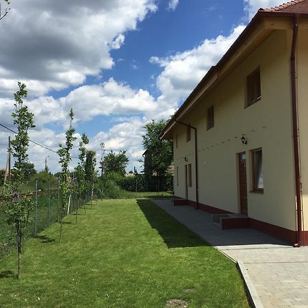Aqua Thermal Soterapia Es Apartmanhaz Püspökladány الغرفة الصورة